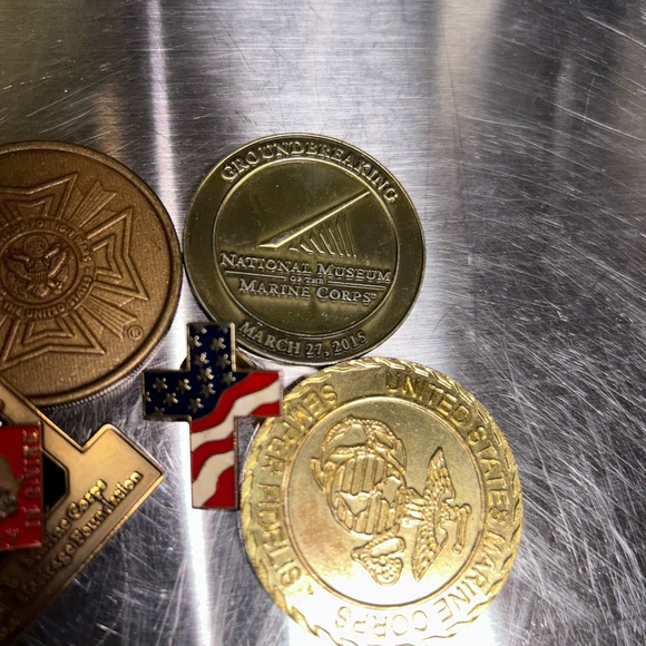 Marine pin and collection. - Picture 7 of 9